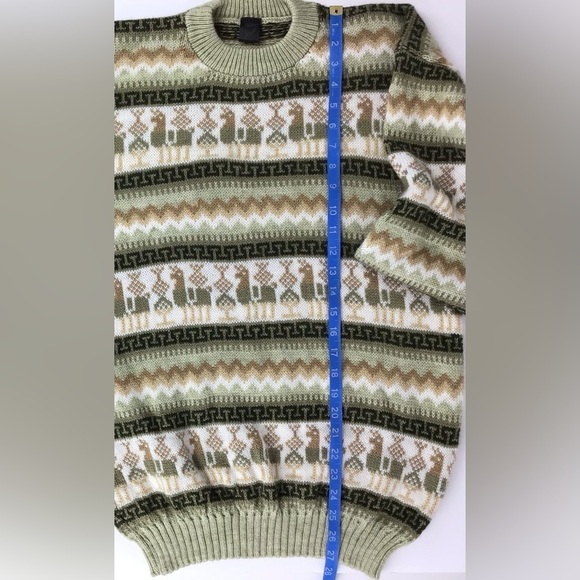 Arochi’s Alpaca Green Peruvian Sweater | Medium - Picture 7 of 9